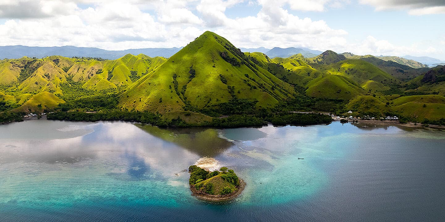 Voyage to Indonesia: Dragons, Reefs, and the Spice Islands – with Smithsonian Journeys