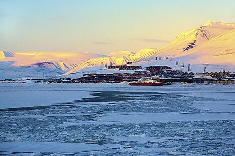 Jun 13, 26 - Longyearbyen, Spitsbergen