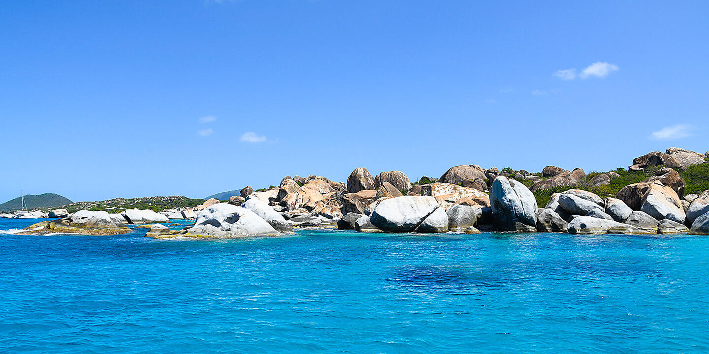 Reverie under sail in the heart of the Lesser Antilles Reverie under sail in the heart of the Lesser Antilles